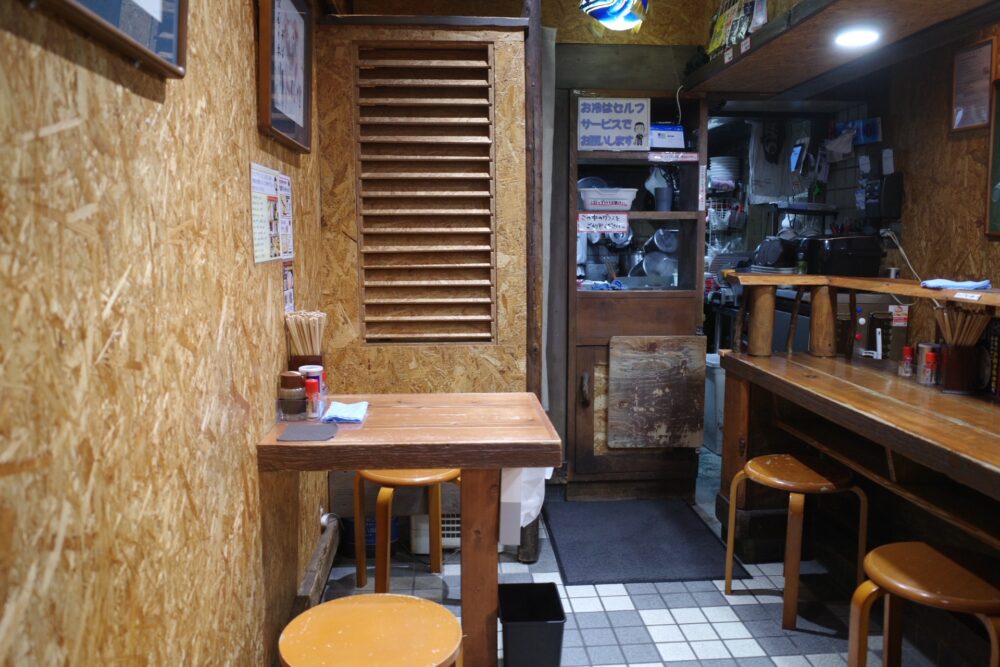 長尾中華そばさん店内