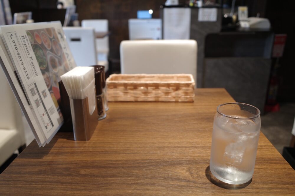 レプンカムイさんテーブル