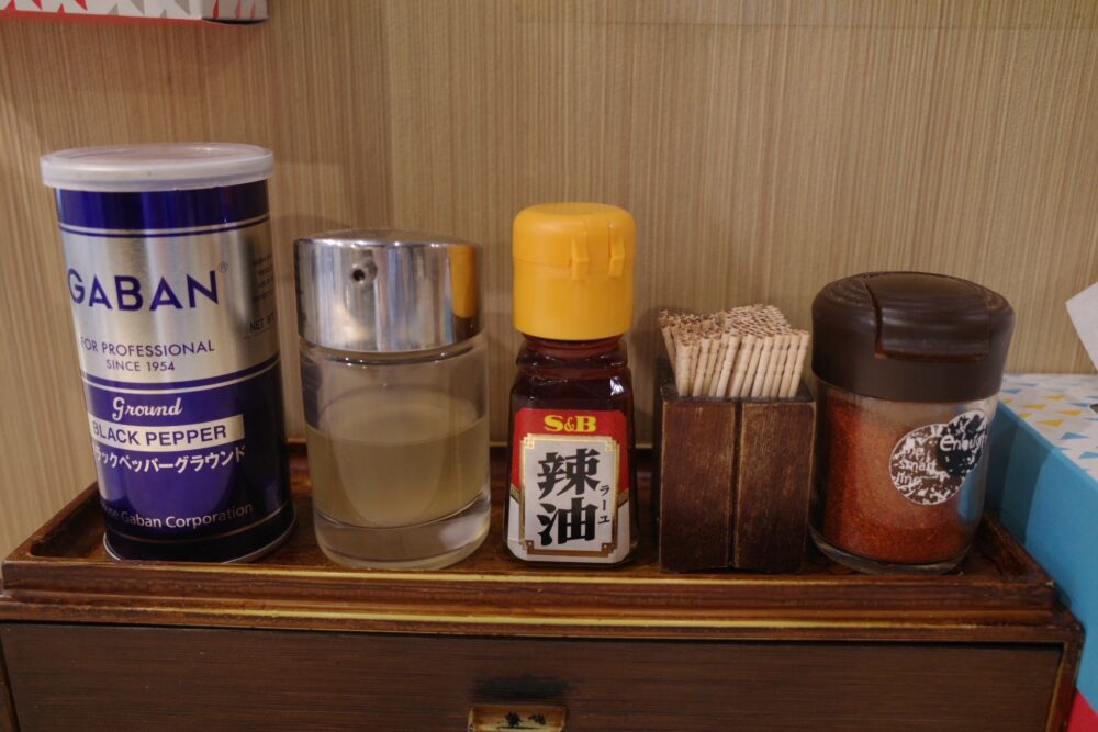 卓上の調味料