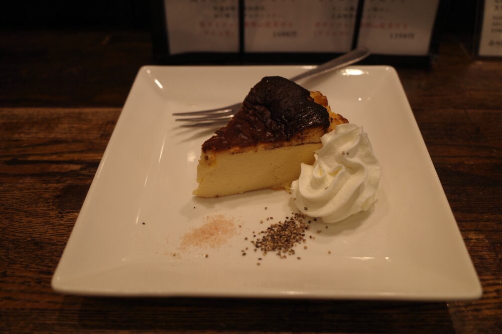 自家製バスクチーズケーキ