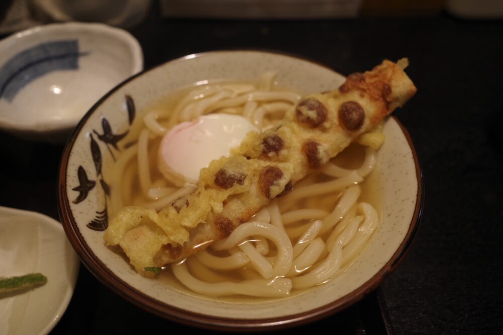 ちくわ天＋温玉をのせたうどん