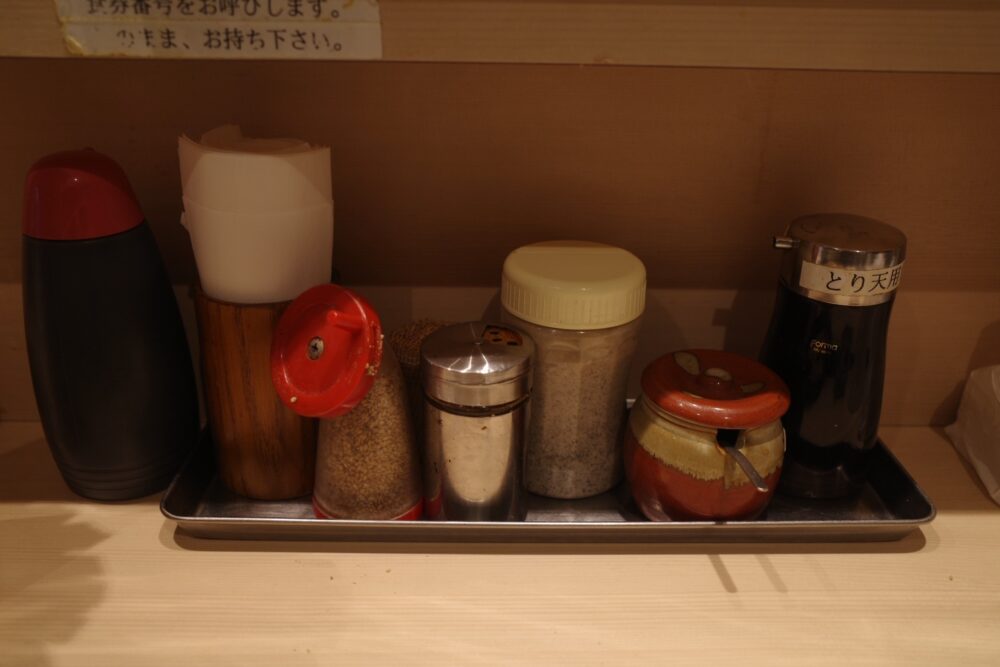 卓上の調味料
