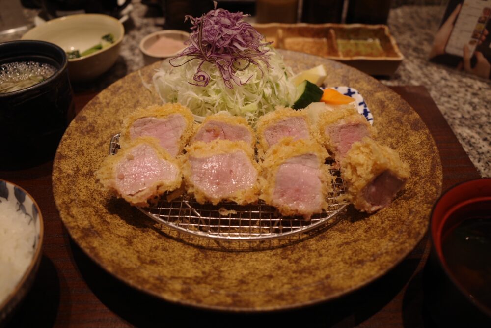 一口白ヒレかつ