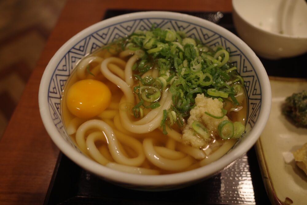 かけうどん中＋生たまご＋青ねぎ＋生姜