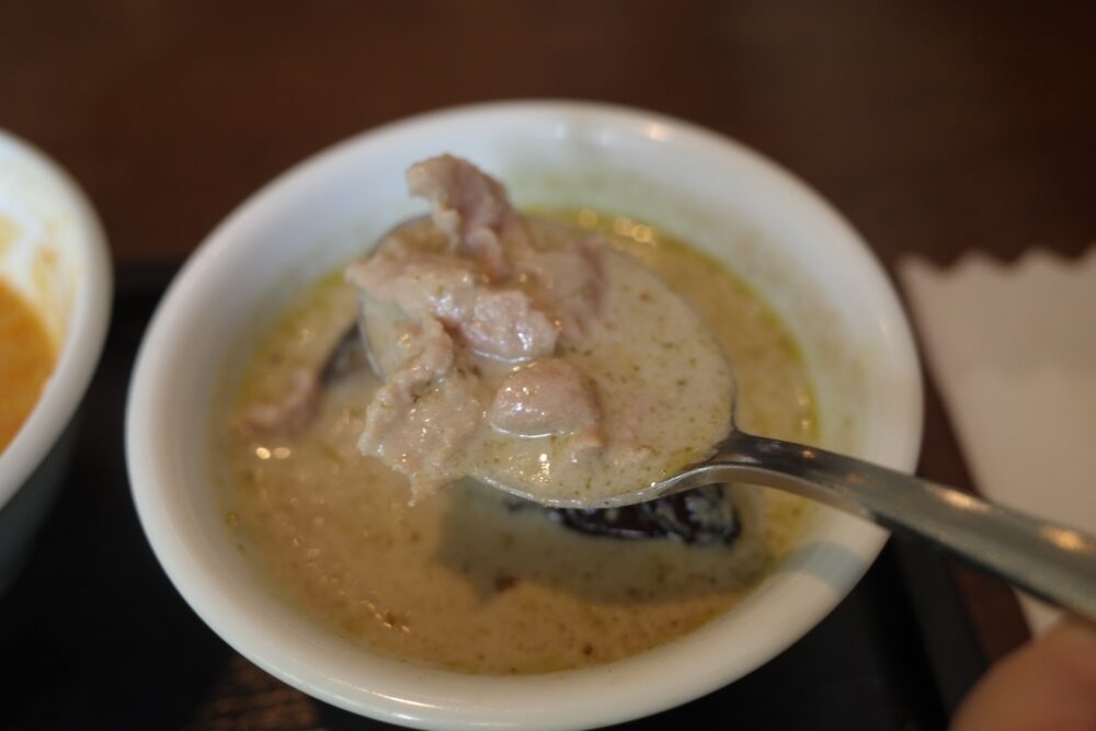 一口のグリーンカレー