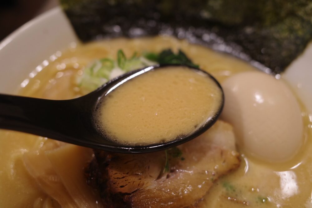 醤油豚骨スープ