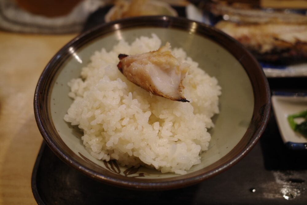赤魚をのせたご飯