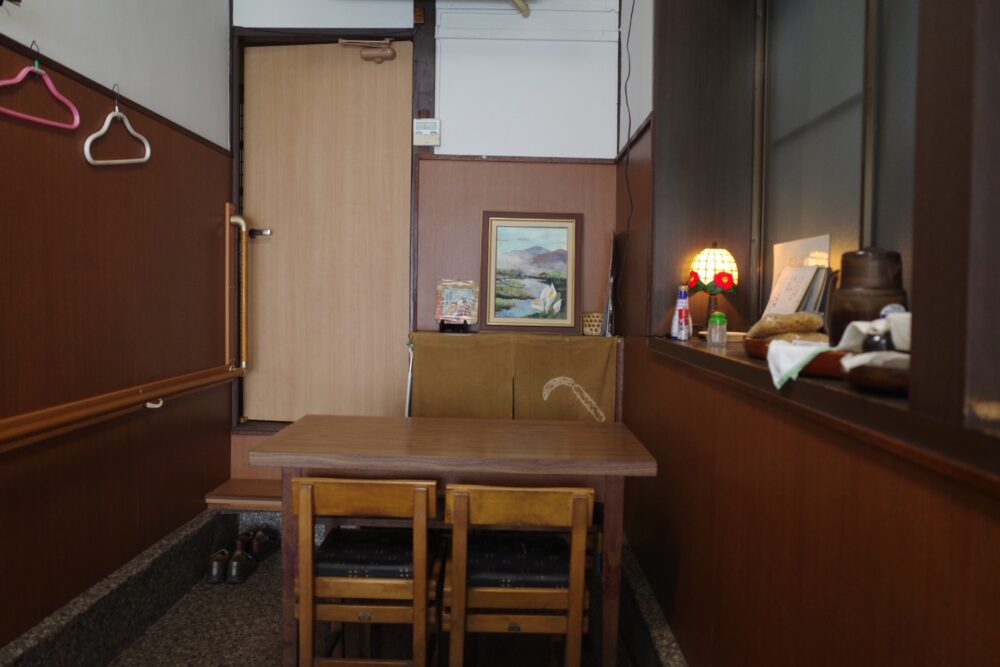 河内家さん店内