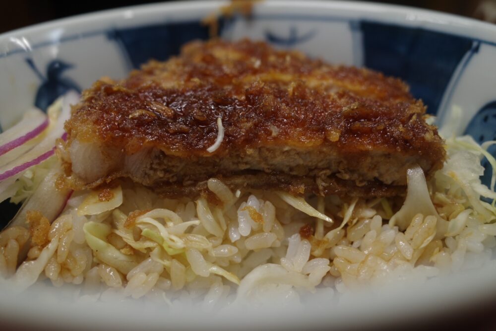 ソースかつ丼の断面