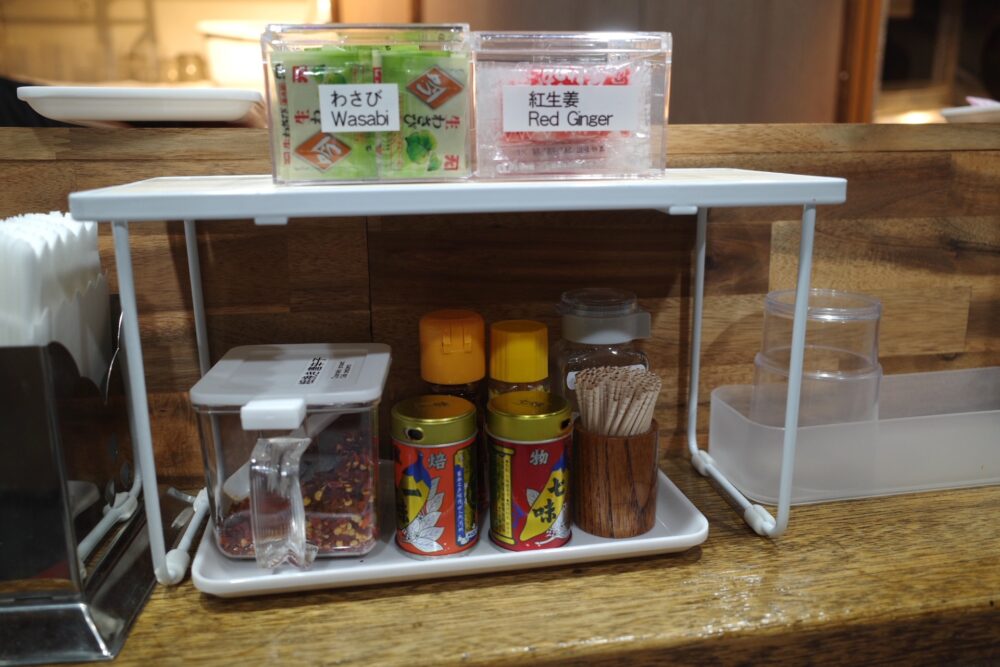 卓上の調味料