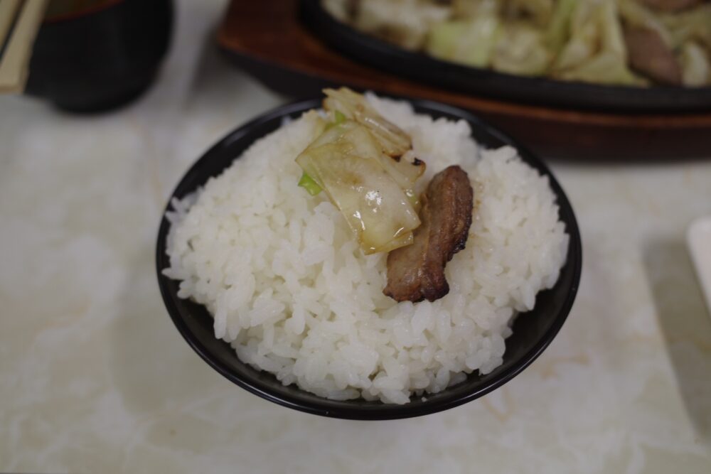 焼肉をのせたご飯
