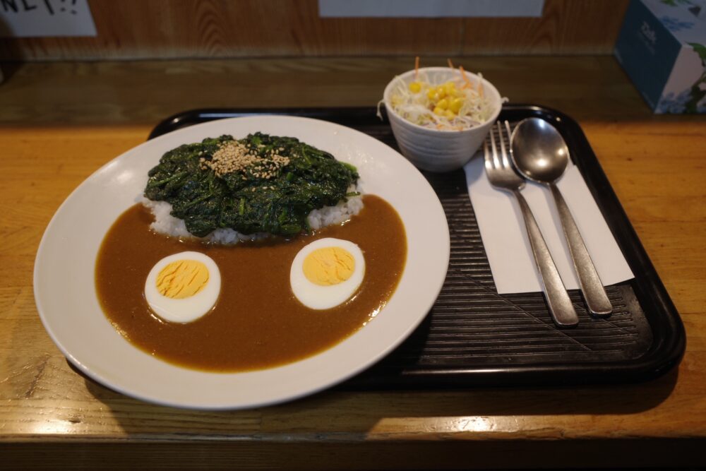北品川カレー(炒めたほうれん草)+タマゴ(茹)セット