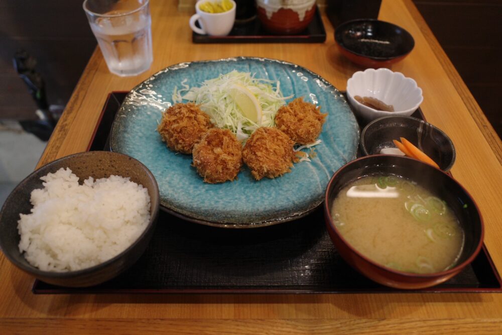 ヒレ一口かつ定食