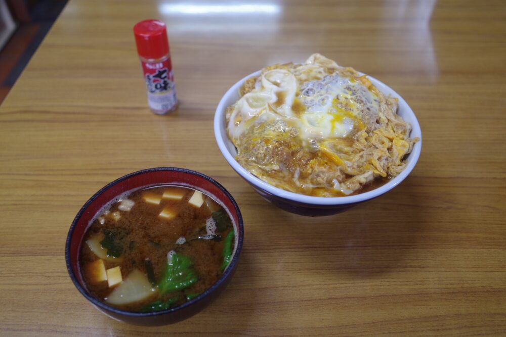 カツ丼と豚汁