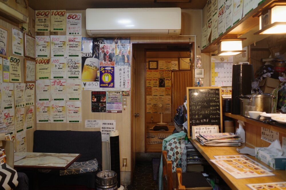 ロビンソンクルーソーカレーハウスさん店内