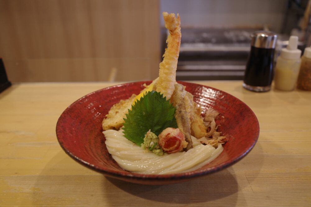 横からTOKYOエッジうどん